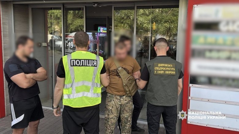 Вымогали деньги за беспрепятственное прохождение службы