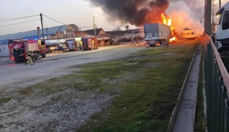 Дроны атаковали Краснодарский край и Новгородскую область: под ударами, вероятно, оказались авиазавод и НПЗ