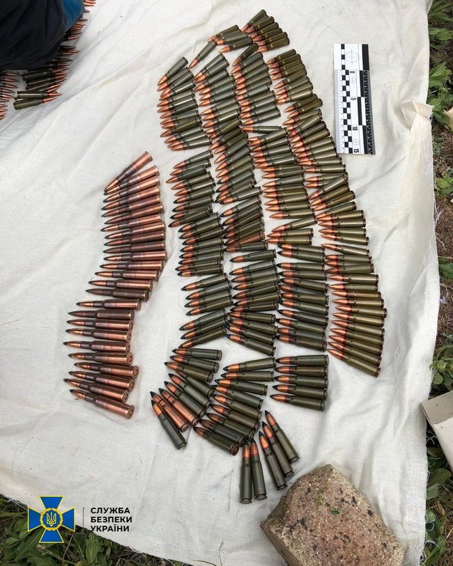 Схрон з арсеналом боєприпасів виявлено на Херсонщині, - СБУ 05 Схрон з арсеналом боєприпасів виявлено на Херсонщині, - СБУ 05