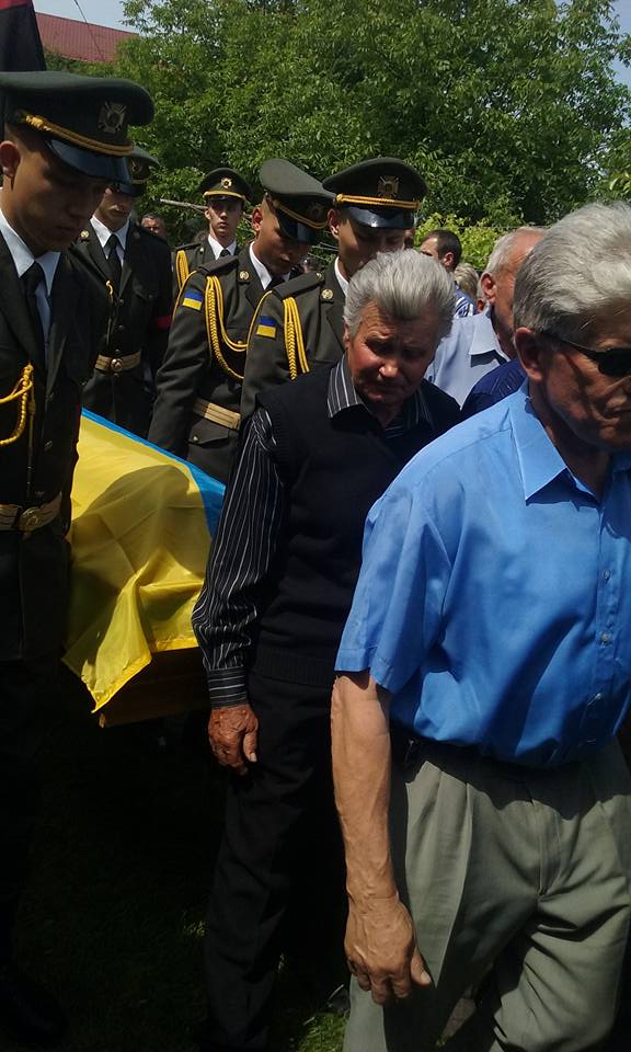 Загиблого бійця Івана Сперелупа поховали на Львівщині 01