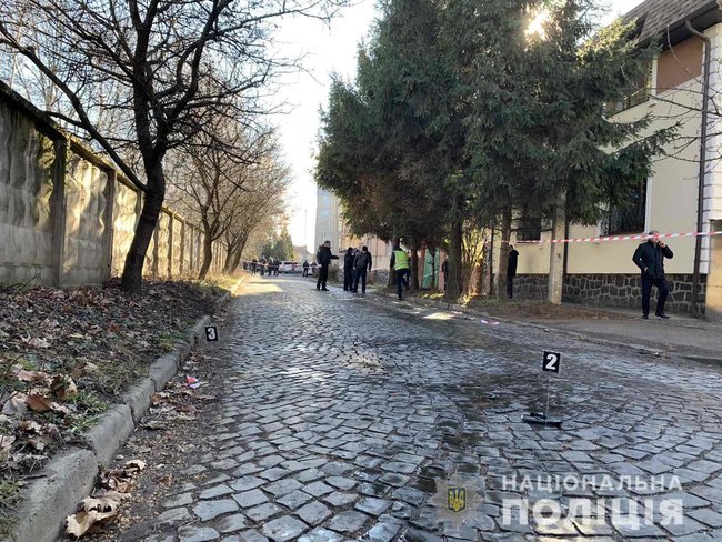 Перестрелка в Мукачево, двое мужчин ранены, - Нацполиция 02