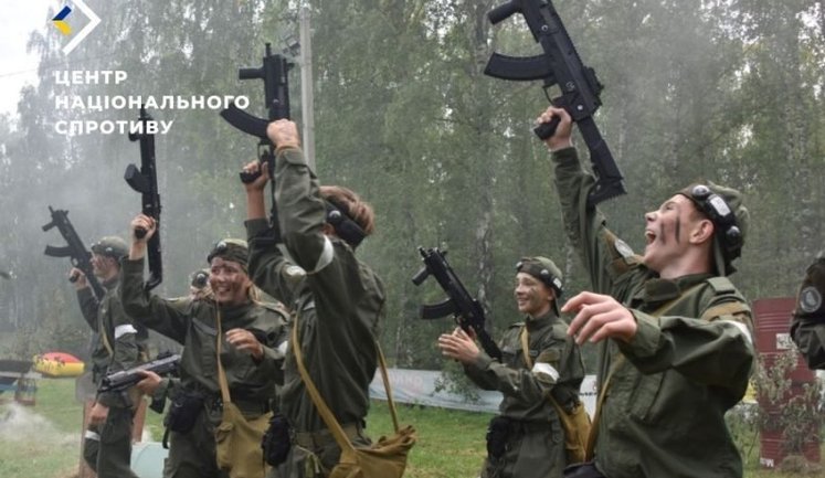 Окупанти в літніх таборах готують дітей з Луганщини до війни, - ОВА