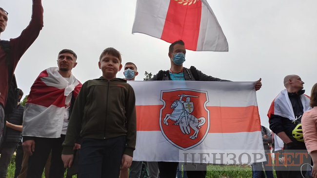 Акцию в поддержку задержанного в Минске Протасевича провели под зданием МИД в Киеве: Меньше слов - больше дел 02