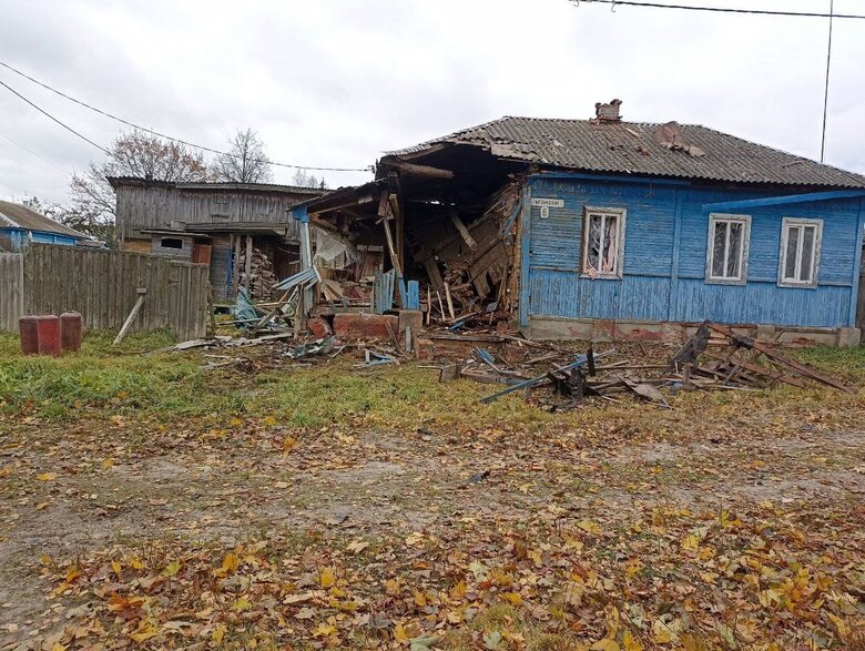 Russian army shelled Yunakiv community of Sumy region at night, 155 strikes were recorded on territory of region during day 04 Russian army shelled Yunakiv community of Sumy region at night, 155 strikes were recorded on territory of region during day 04