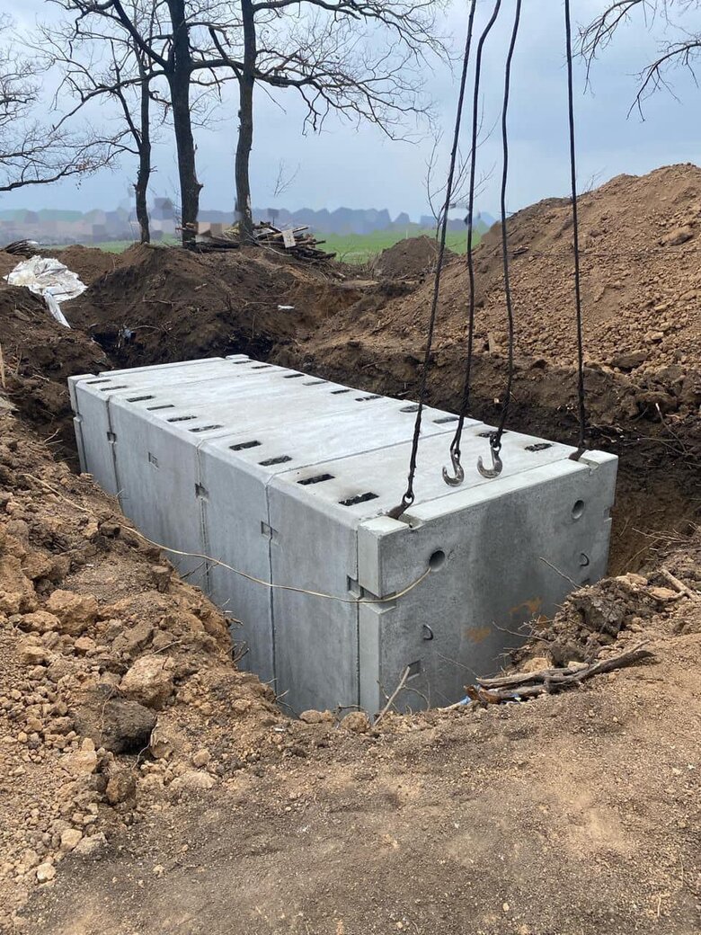 На Одещині розбудовується сучасних фортифікацій, які передбачають систему траншей, бліндажів та інших укриттів, як для особового складу, так і техніки.