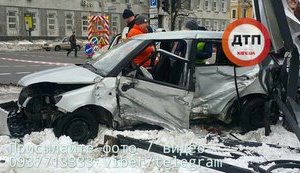 One person died, two injured as two cars crash in Kyiv downtown. PHOTOS