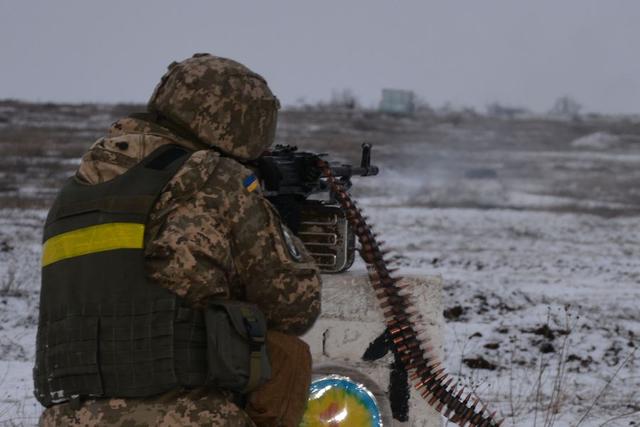 Николаевские десантники провели тактические учения с боевой стрельбой 07