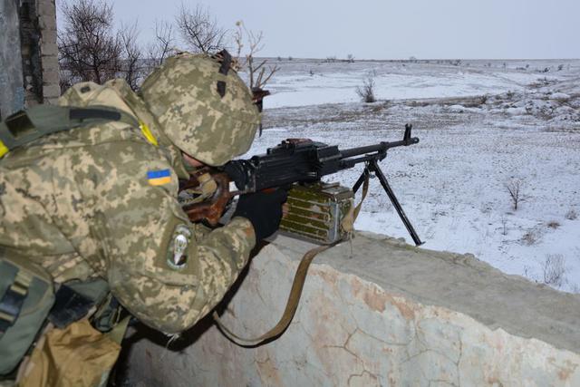 Николаевские десантники провели тактические учения с боевой стрельбой 05