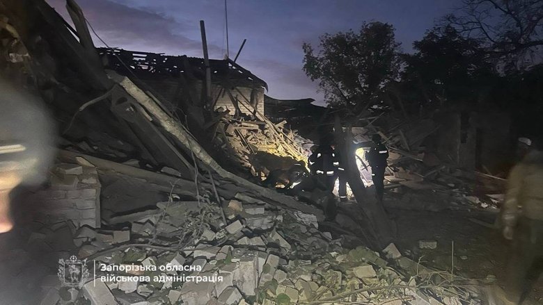 Russia struck Zaporizhzhia: the bodies of two women were recovered from the rubble