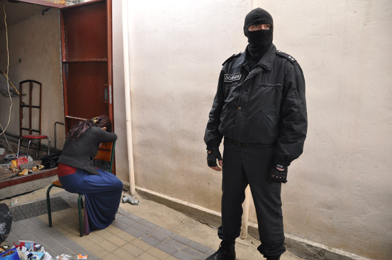 Злочинну групу, яка постачала наркозалежним громадянам опій, ліквідовано в Миколаєві, - Нацполіція 08
