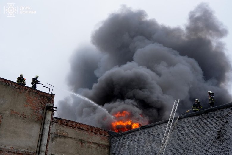 Rescue workers extinguished major fires following shelling in Volyn