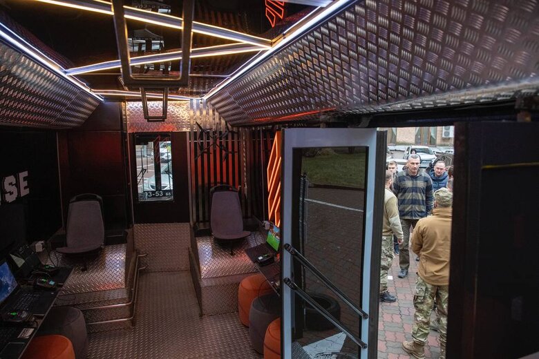 автобус для школи дронів 3 ОШБр