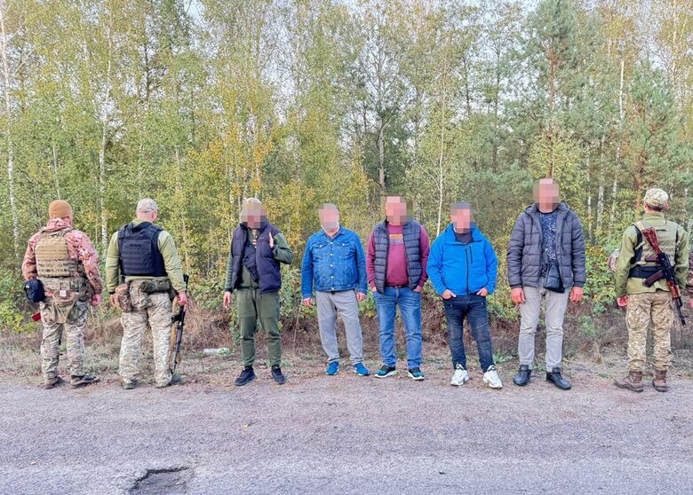 На Рівненщині викрито схему переправлення ухилянтів