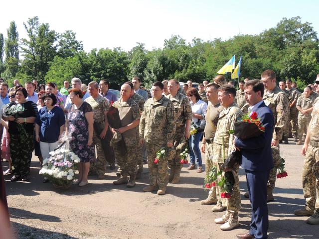 Жителі Торецька відзначили третю річницю визволення міста 16 Жителі Торецька відзначили третю річницю визволення міста 16