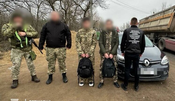 State Border Guard Service detains men who pretended to be military and tried to travel to Moldova. PHOTO