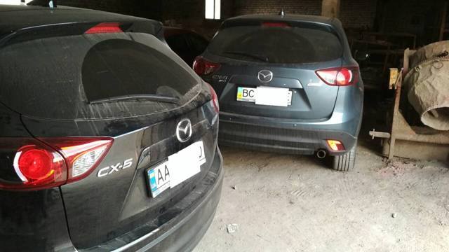Львівська поліція припинила діяльність викрадачів дорогих автомобілів 01