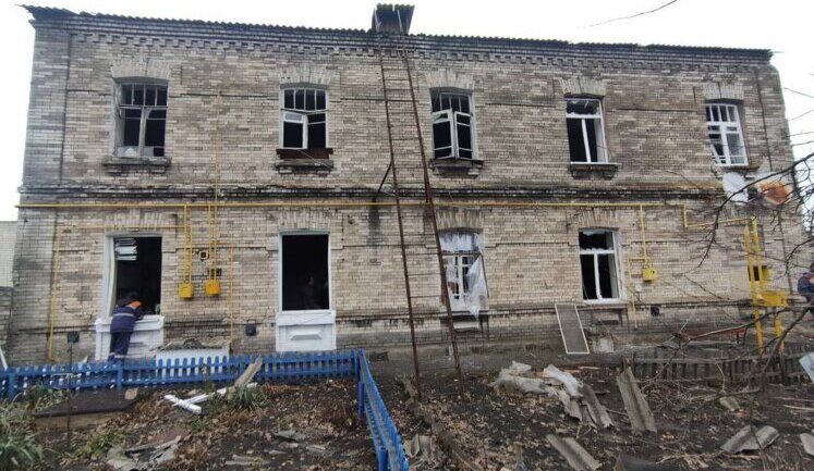 Атака РФ на Дніпропетровщину: На Синельниківщині пошкоджено майже 60 будинків, у Дніпрі – заклад освіти, магазин та пошту. ФОТОрепортаж