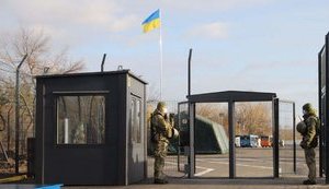 Окупанти обстріляли з Градів евакуаційну колону з Щастя