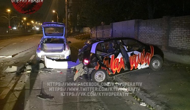 Син нардепа Молотка влаштував ДТП у Києві: постраждали 4 людини, розбитий патрульний автомобіль. ФОТОрепортаж