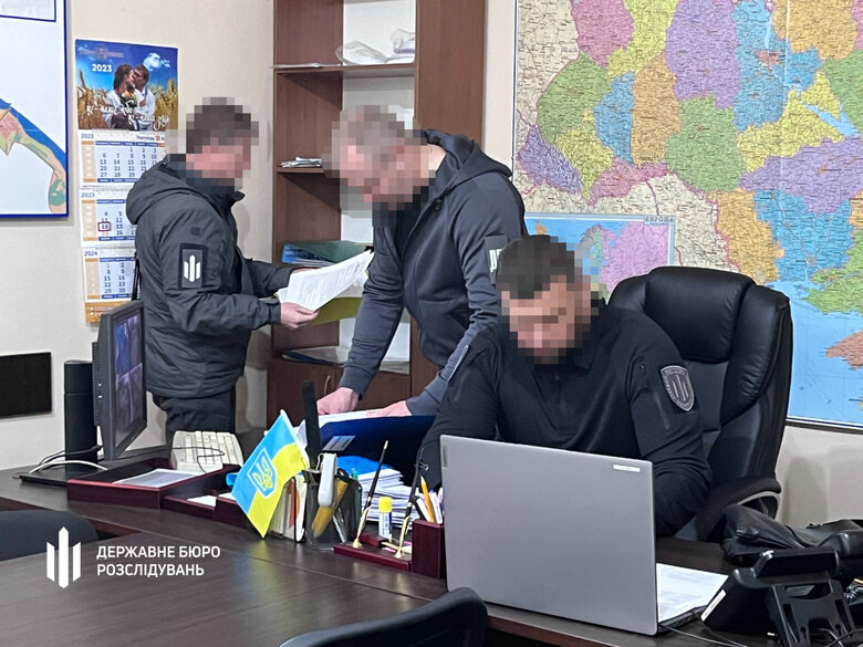 Руководитель ТЦК в Запорожье помог более 300 уклонистам. Услуга стоила $2-3 тыс. 02