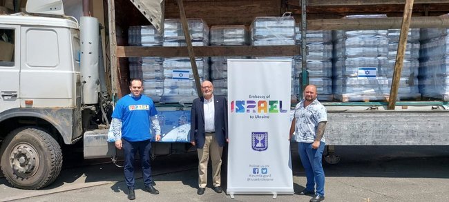 Israel sends humanitarian aid to flood victims in Ukraine 03