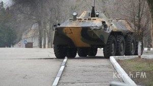 Russian military blocked a Kerch military unit in Crimea. PHOTOS