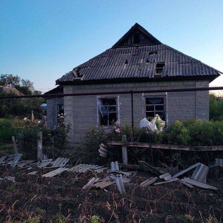 Окупанти обстріляли три громади Нікопольського району Дніпропетровської області, пошкоджені приватні будинки 04