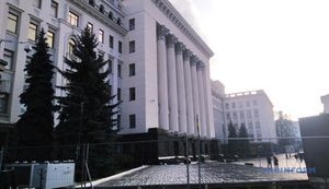 Полиция усилила охрану возле ОП, но доступ граждан ограничен не будет