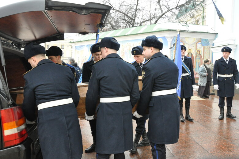 Із воїном Азову Ігорем Линдюком попрощалися у Києві 04 Із воїном Азову Ігорем Линдюком попрощалися у Києві 04