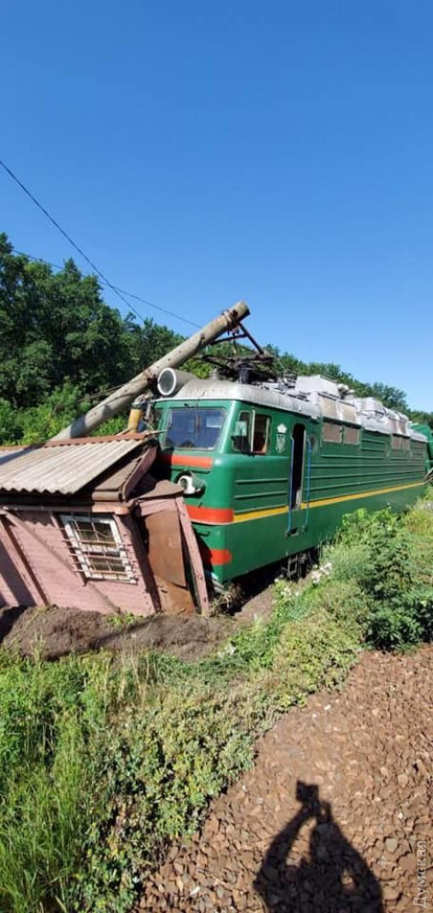Поїзд зійшов із рейок у Кіровоградській області 06