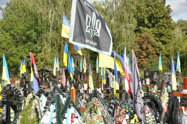 Kyiv. Alley of Heroes at Lysove cemetery. Rows of flags over Ukrainian soldiers’ graves 02