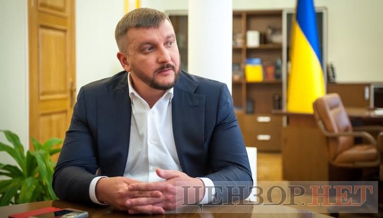 Іспит для реєстраторів, страховка від підробки підпису і ліквідація кадрового дефіциту, - Петренко презентував антирейдерський законопроект. ФОТО