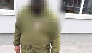 Поліція затримала жителя Вінниці, який штовхнув волонтера, що проводив президентське опитування, і пошкодив скриньку. ФОТО