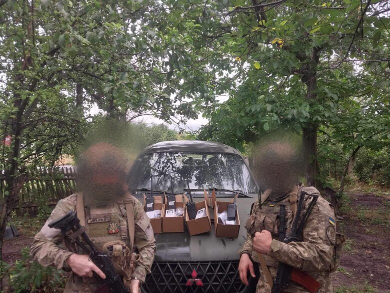 Українським воїнам терміново потрібні два дрони Мавік-3 та рації Motorola. Йдуть важкі бої на декількох напрямках, - волонтерка Юсупова 07