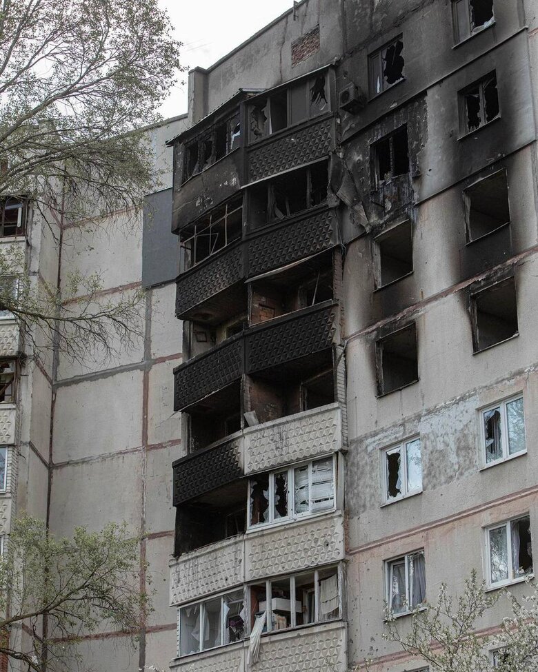 Поранений, втомлений, але нескорений: Зеленський показав обстріляний Харків 02