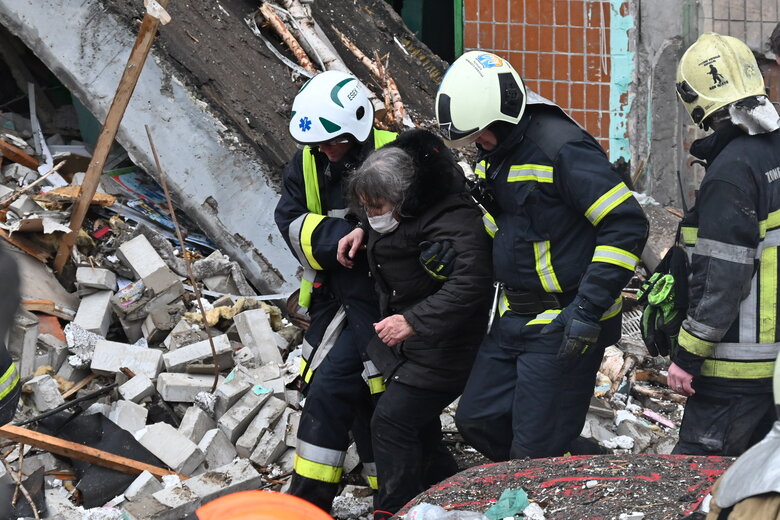 Consequences of Russian missile strike on house in Solomianskyi district of Kyiv 06