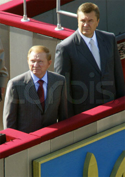 Леонид Кучма и Виктор Янукович. Фото corbis