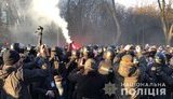 В Виннице во время митинга Порошенко произошли столкновения полиции с представителями Нацдружин, трех человек задержали. ВИДЕО+ФОТОрепортаж