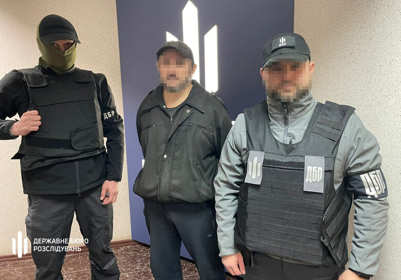 ГБР задержало предателя, пытавшегося бежать на временно оккупированную территорию 01 ГБР задержало предателя, пытавшегося бежать на временно оккупированную территорию 01