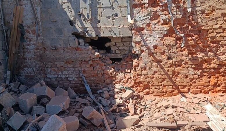 Наслідки обстрілу Сумщини 7 травня: 3 особи поранено, пошкоджено будинки, школу, 2 туристичні бази, ЛЕП та залізничні колії 06