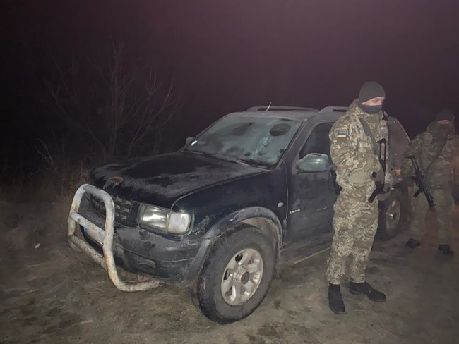 На Закарпатті котрабандисти за допомогою безпілотника намагалися переправити сигарети до Словаччини, - Держприкордонслужба 05