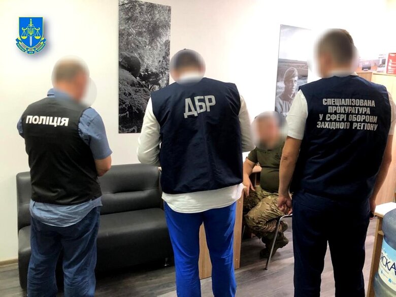 Солдати будували маєток одному з військкомів на Закарпатті, йому повідомлено про підозру, - Офіс Генпрокурора 02 Солдати будували маєток одному з військкомів на Закарпатті, йому повідомлено про підозру, - Офіс Генпрокурора 02