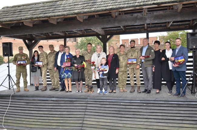 Не могла собі уявити, що представлятиму до нагороди Народний Герой свого… сина! Репортаж із церемонії у Луцьку 28