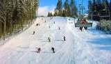 Місцеві жителі перекривали трасу гірськолижного курорту "Красія" на Закарпатті, вимагаючи безкоштовного проїзду на підйомнику. Адміністрація вважає це тиском на бізнес