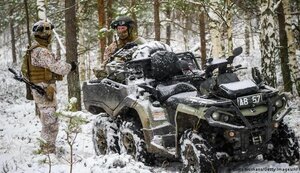 Латвія надасть озброєння Україні, - міністр оборони Пабрікс