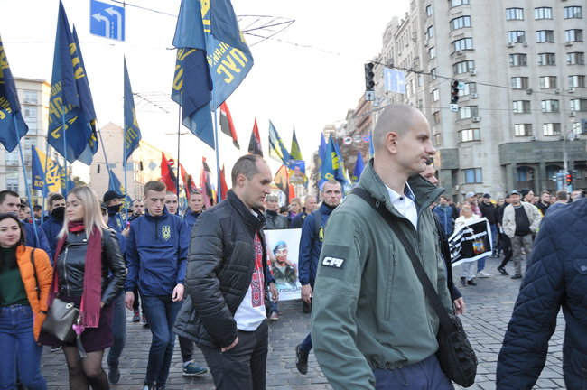 Националисты провели в центре Киева Марш УПА 09