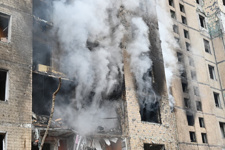 Consequences of Russian missile strike on house in Solomianskyi district of Kyiv 21