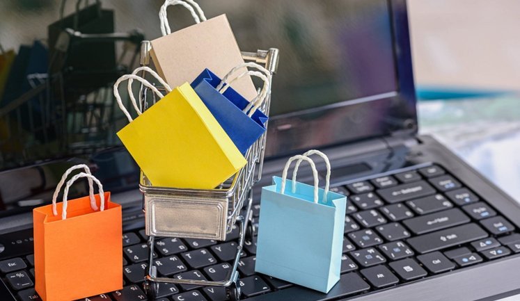 За 4 роки ринок e-commerce в Україні зріс майже вдвічі: на яких платформах купують найчастіше?. ІНФОГРАФІКА