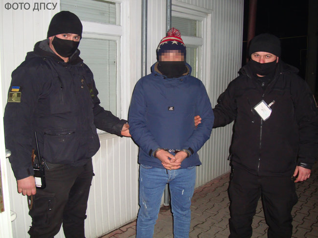 Розшукуваний Інтерполом громадянин Молдови намагався перетнути кордон на Буковині 01