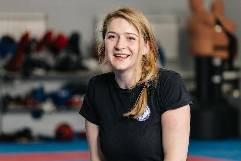 Медична інструкторка Марія Назарова: Якщо начмед каже: не вий*буйтесь, беріть що дають, - він мислить, як русня. Якщо командир боїться написати рапорт про неякісні аптечки - він поводиться, як русня 01